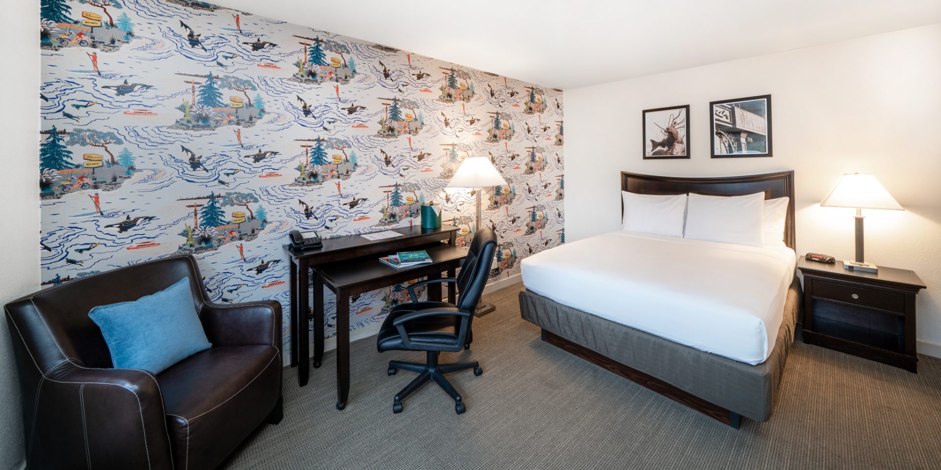 Hotel room with queen bed