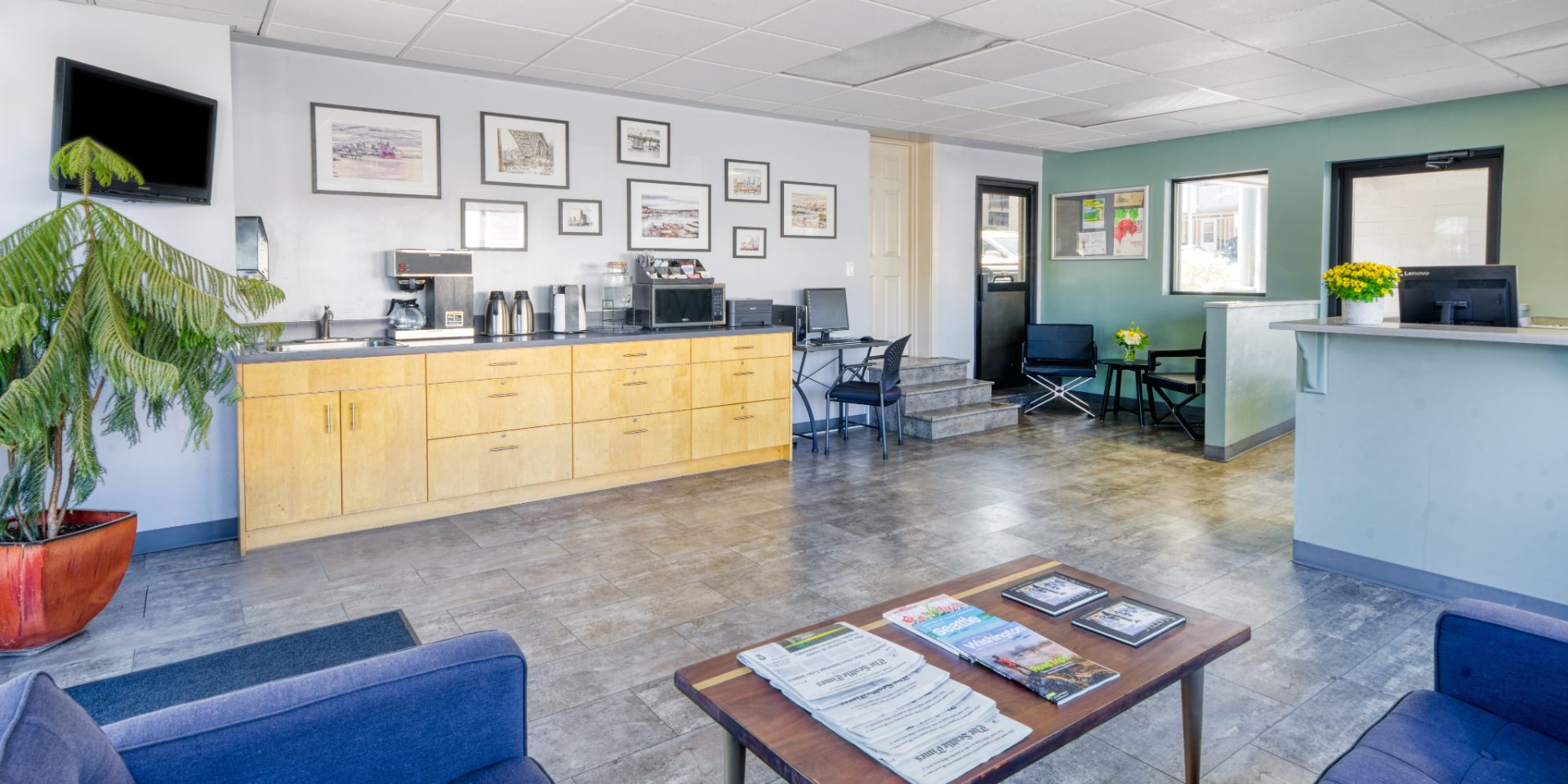 The Grove West Seattle Inn hotel lobby